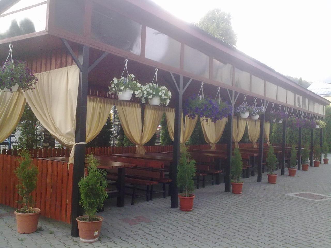 Hotel Ineul Rodna Exterior foto